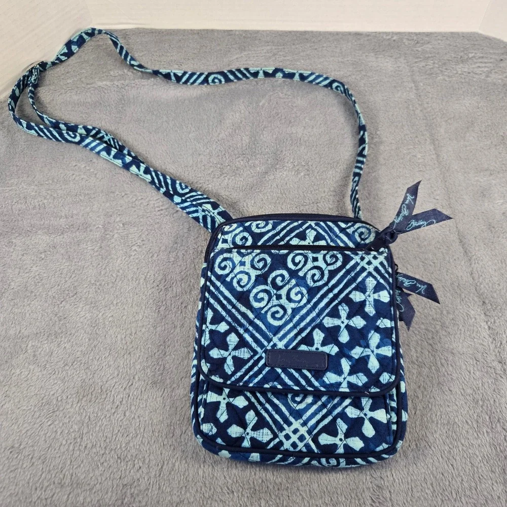 Vera Bradley Blue Quilted Batik Crossbody Bag Small Messenger ID Window